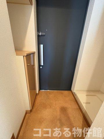 エステムコート新神戸エリタージュの玄関