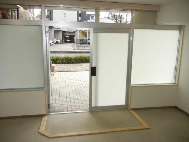 メゾン豊新の玄関