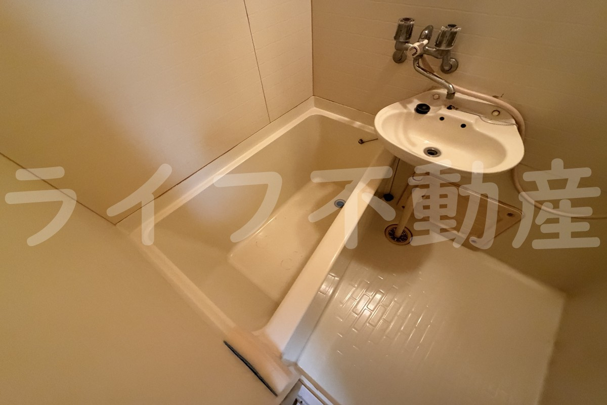 ロイヤル神路Iの浴室|きれいなお風呂です