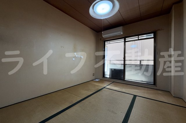 ロイヤル神路Iの和室|畳の上でゆっくりとくつろげる和室です