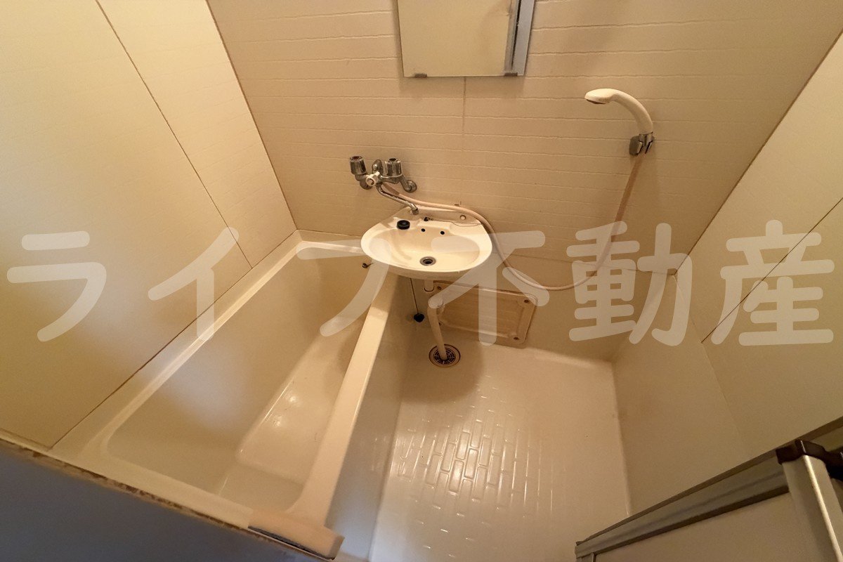 ロイヤル神路Iの浴室|コンパクトで使いやすいお風呂です