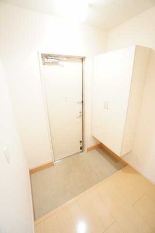 【玄関】 | スプリングフォレストA | ※同物件、反転タイプの写真です。