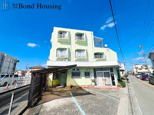 店舗付き住宅　大久保町大窪　築48年の前面道路含む現地写真