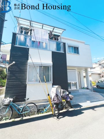 オール電化住宅　魚住町西岡　中古戸建の前面道路含む現地写真
