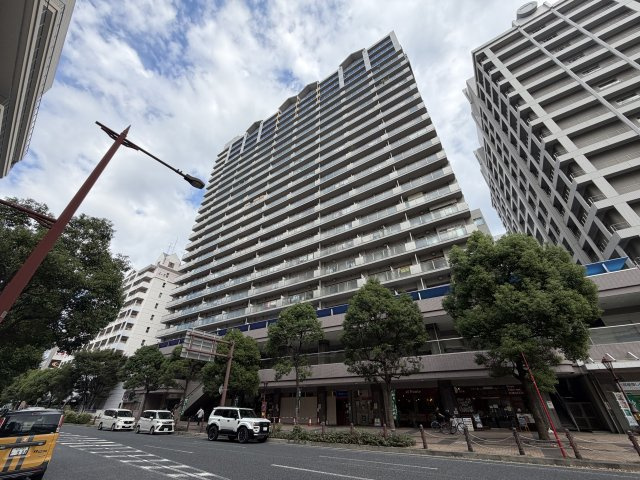 アミング潮江プラストの外観