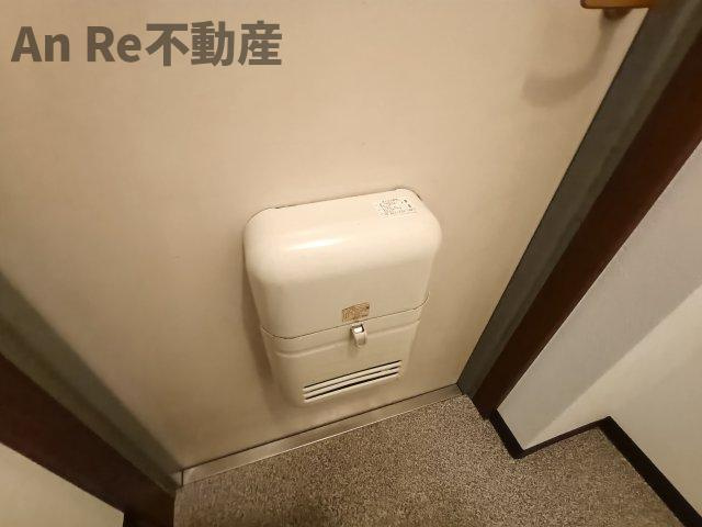 春花園五番館の玄関