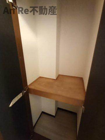 春花園五番館の収納