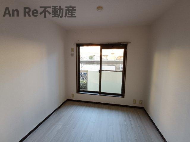 春花園五番館の寝室