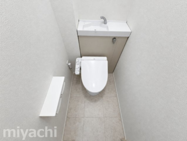徳島市春日２丁目のアパートのトイレ