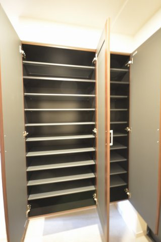 スプランディッド難波IIIの収納|別部屋参考写真