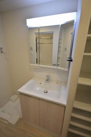 スプランディッド難波IIIの洗面所|別部屋参考写真