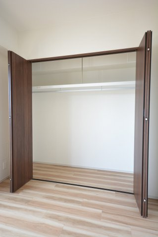 スプランディッド難波IIIの収納|別部屋参考写真