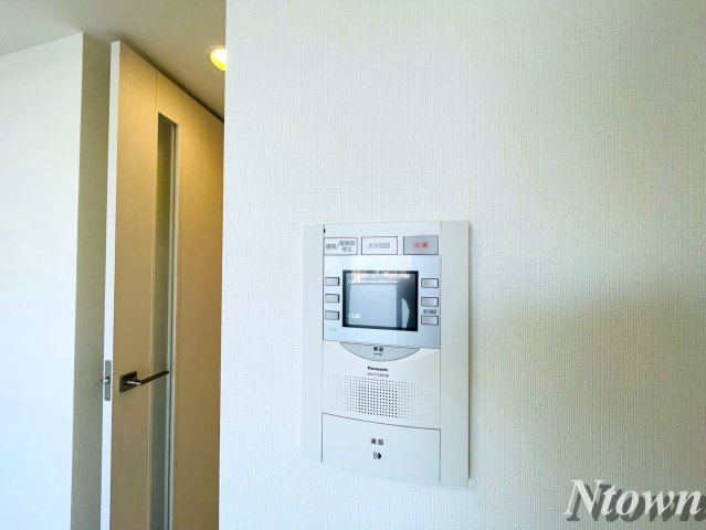 【セキュリティ】 | ディアレイシャス上前津 | モニター付きインターホンです。