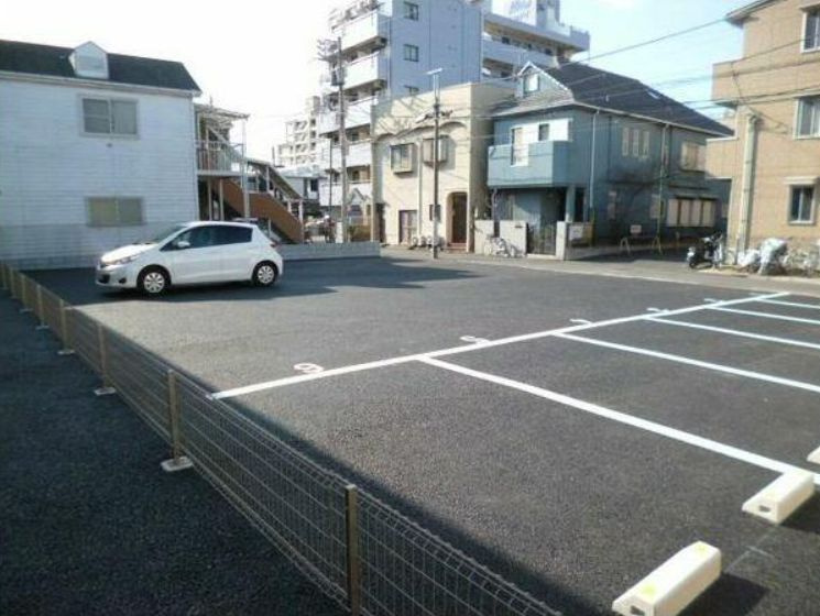 ソレイユ船橋本町の駐車場