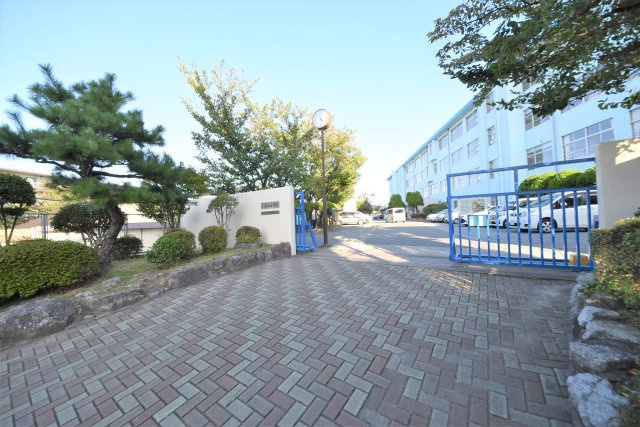 福岡市城南区友丘4丁目第1-5棟（2号棟）の周辺|金山小学校まで徒歩約9分(697m)