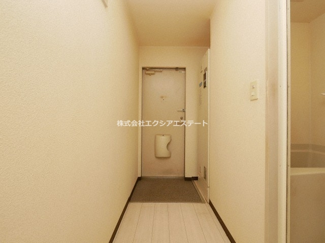 パインリーフ天下茶屋の玄関