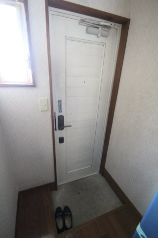 ハイツ中島の玄関