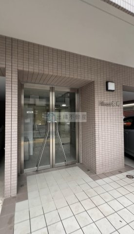 文京区本郷１丁目の賃貸マンションのエントランス