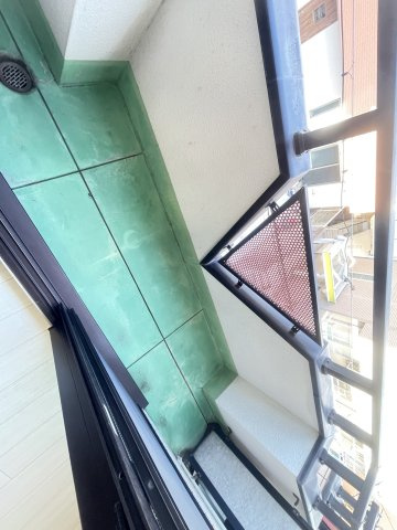 寝屋川市高宮栄町の賃貸マンションのバルコニー