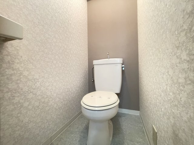 寝屋川市高宮栄町の賃貸マンションのトイレ
