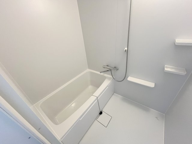 生駒市東松ケ丘の賃貸マンションの浴室