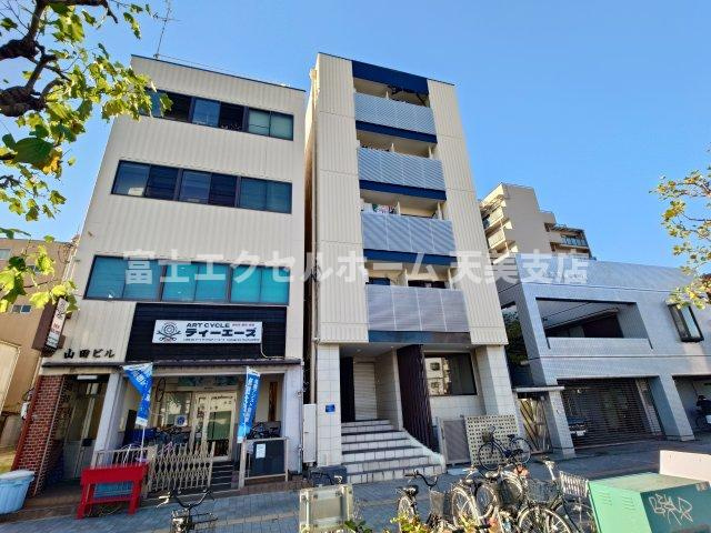  シャンクレール御陵前の外観