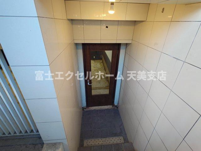  シャンクレール御陵前のエントランス