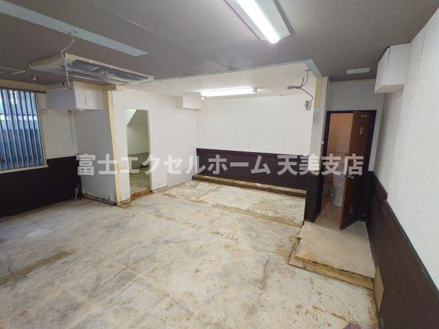  シャンクレール御陵前のロビー