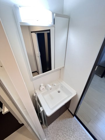 大阪市都島区中野町２丁目の賃貸マンションの洗面所