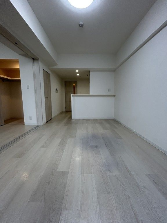 西宮市甲子園一番町の賃貸マンションの居間・リビング