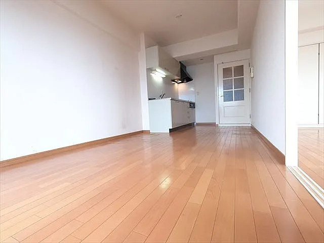 サカエハイツ六甲の居間・リビング