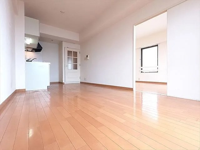 サカエハイツ六甲の居間・リビング