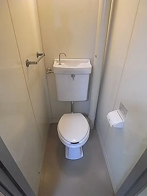 神戸市東灘区北青木２丁目の賃貸マンションのトイレ