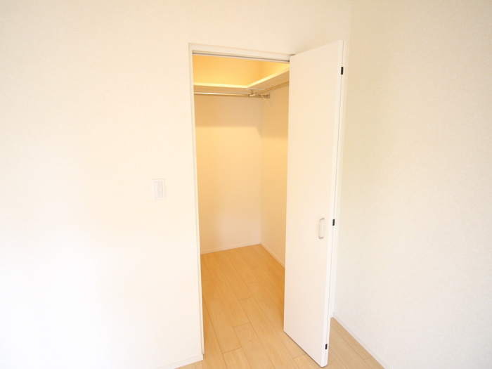 芦屋市岩園町の賃貸マンションの収納
