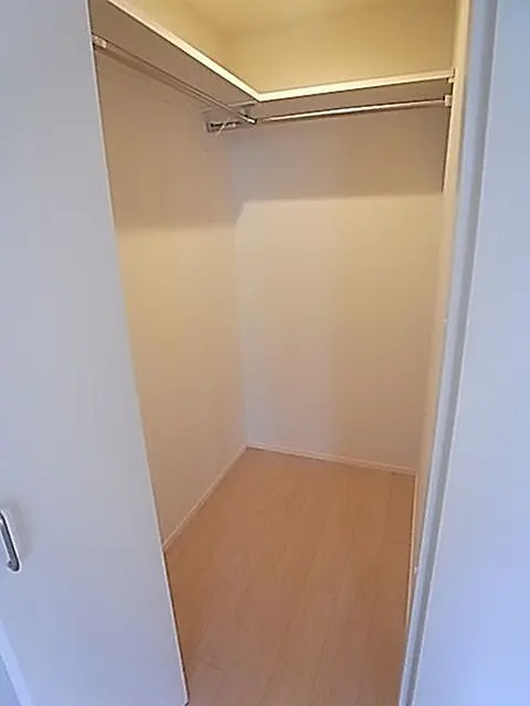 芦屋市岩園町の賃貸マンションの収納