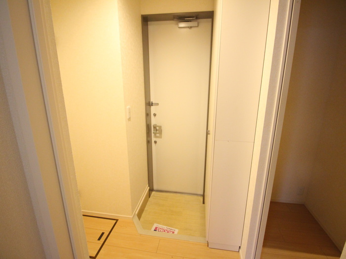 芦屋市岩園町の賃貸マンションの玄関