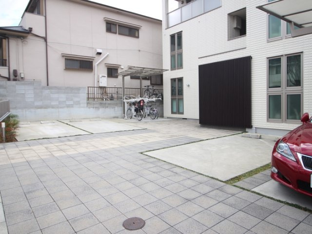 芦屋市岩園町の賃貸マンションのエントランス