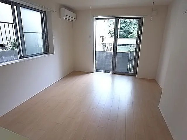 芦屋市岩園町の賃貸マンションの居間・リビング