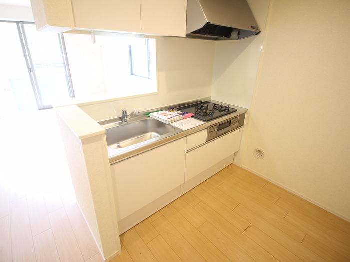 芦屋市岩園町の賃貸マンションのキッチン