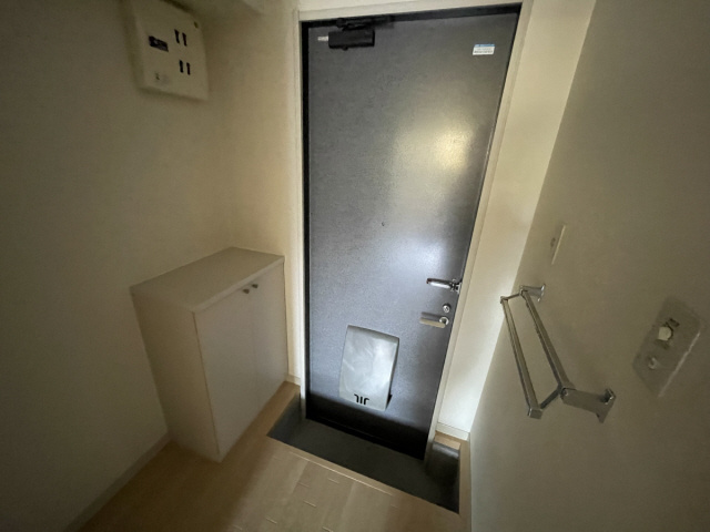 芦屋市大原町のアパートの玄関
