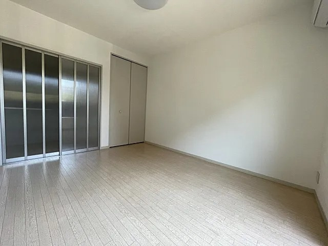 芦屋市大原町のアパートの居間・リビング