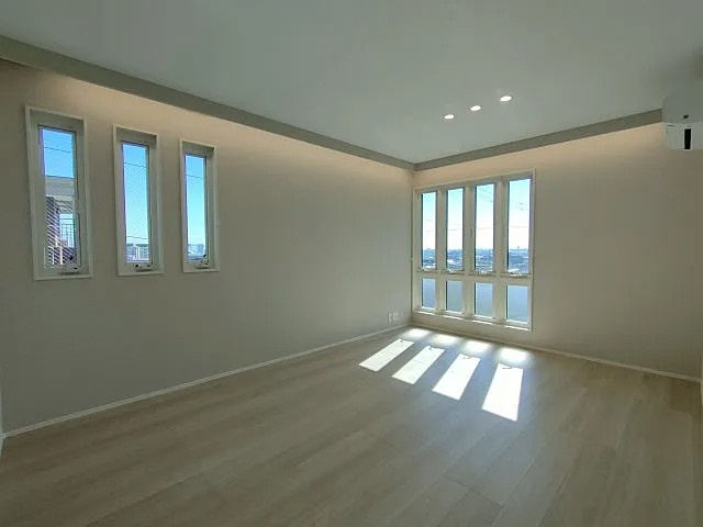 芦屋市東芦屋町のアパートの居間・リビング