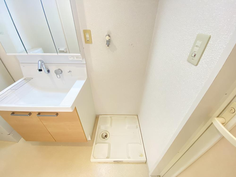 芦屋市親王塚町のアパートの洗面所