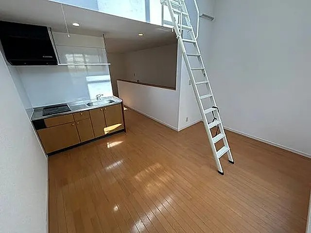 芦屋市親王塚町のアパートの居間・リビング