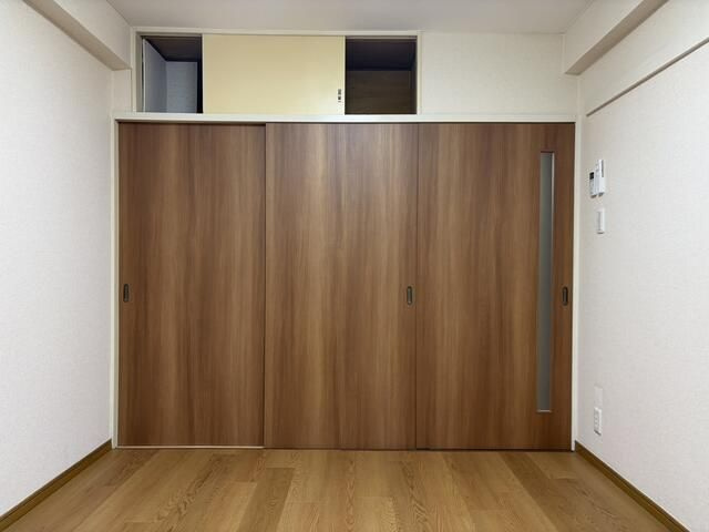 工東フラットの寝室