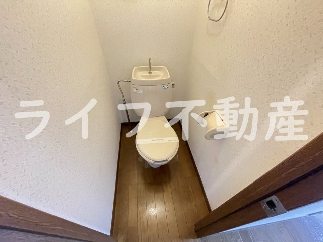 エステートピアナカタC棟のトイレ|シンプルで使いやすいトイレです