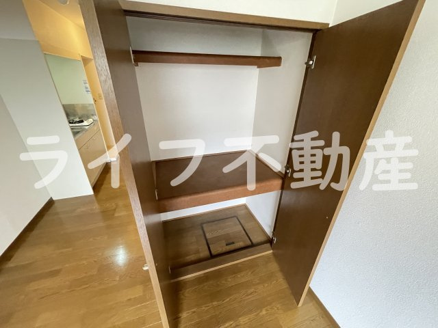 エステートピアナカタC棟の収納|こまごまとしたものを収納できそうですね