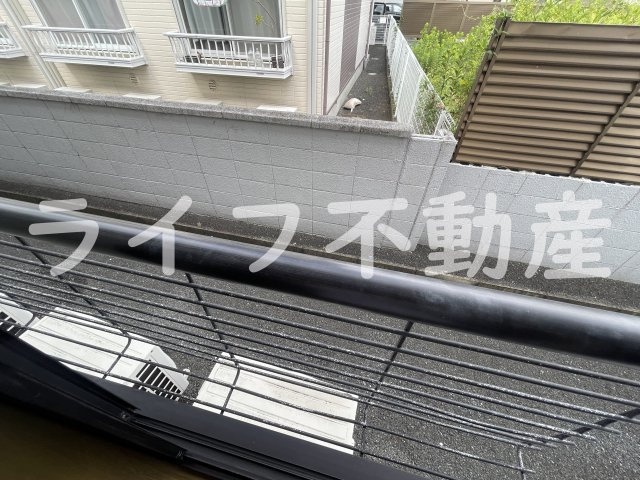 エステートピアナカタC棟のバルコニー|暖かな日差しのふりそそぐバルコニー