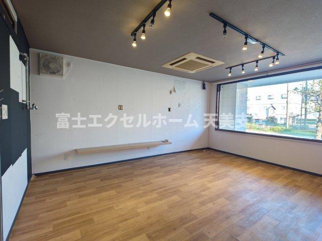  シャンクレール御陵前の居間・リビング