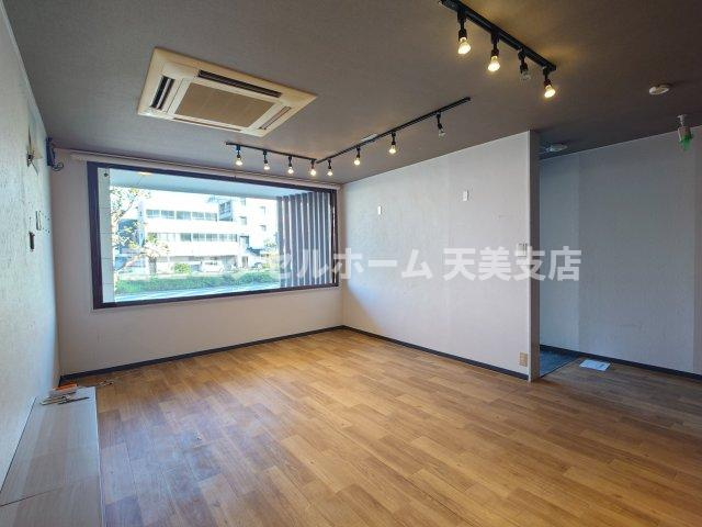  シャンクレール御陵前の居間・リビング